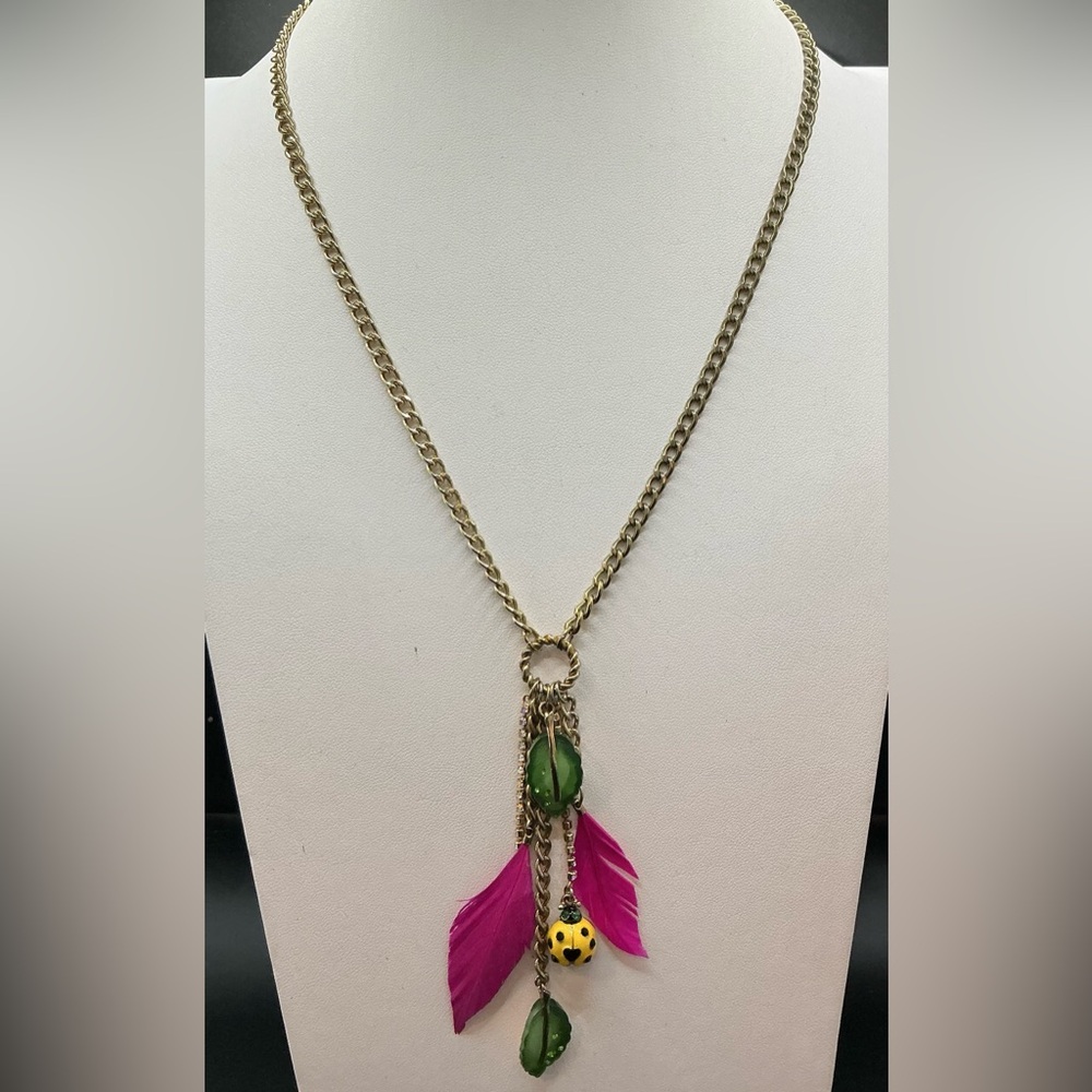 VINTAGE BETSEY JOHNSON GOLDTONE PINK FEATHER LEAF YELLOW LADYBUG LARIAT NECKLACE